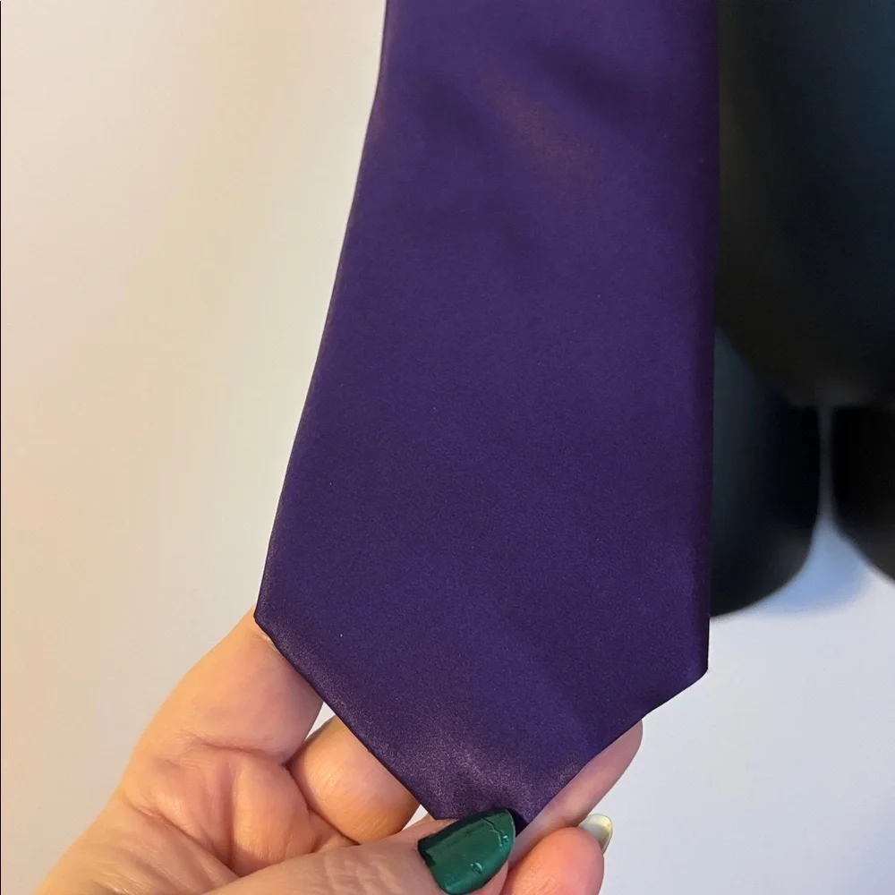 Nicole Miller New York Purple Satin Silk Shiny Necktie Tie